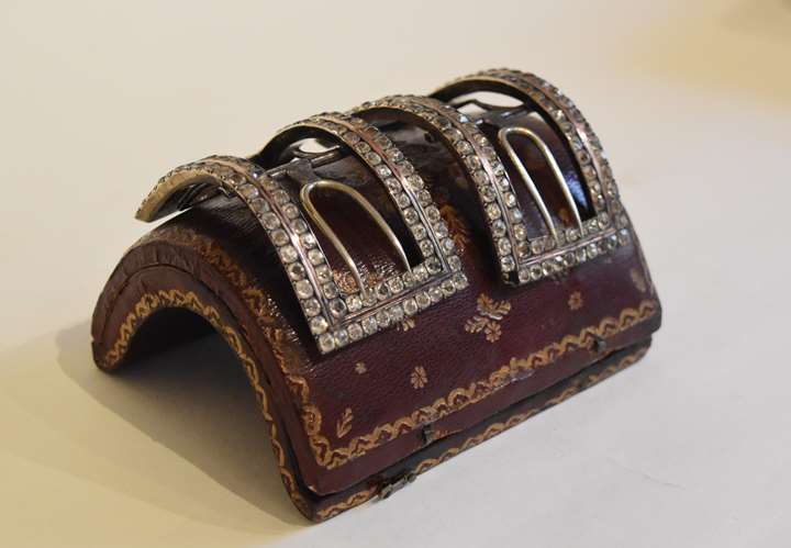 Shoes buckles « à la d’Artois »
